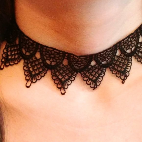 Black Lace Choker - Picture 3 of 4